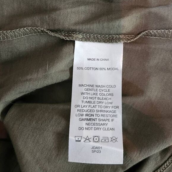 Quince Cotton Modal V Neck Tee Size Medium NWT - Picture 8 of 8